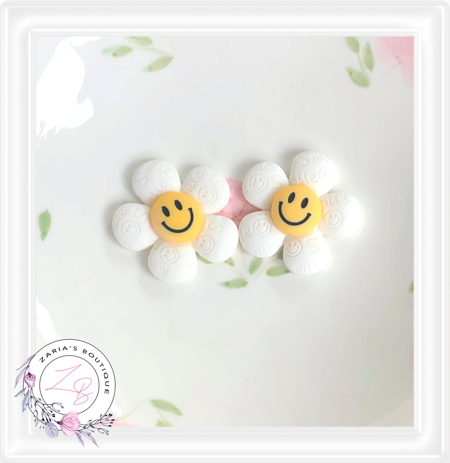 ⋅ Happy Daisies ⋅ Flatback Resin Embellishment ⋅ 2 Pieces ⋅